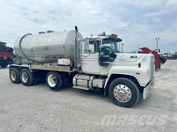 Mack RS600L Other