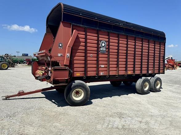 Meyer 4622 Forage wagons