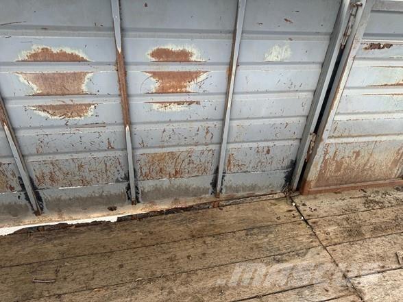  PACESETTER 24 Livestock Trailers