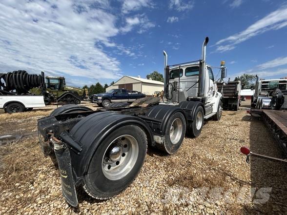 Sterling L9500 Conventional Trucks / Tractor Trucks