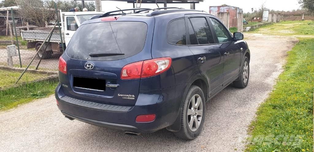 Hyundai SANTA FE Automobiles / SUVS