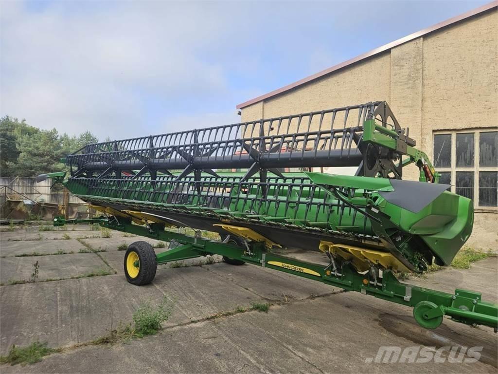 John Deere T 660i Combine Harvesters