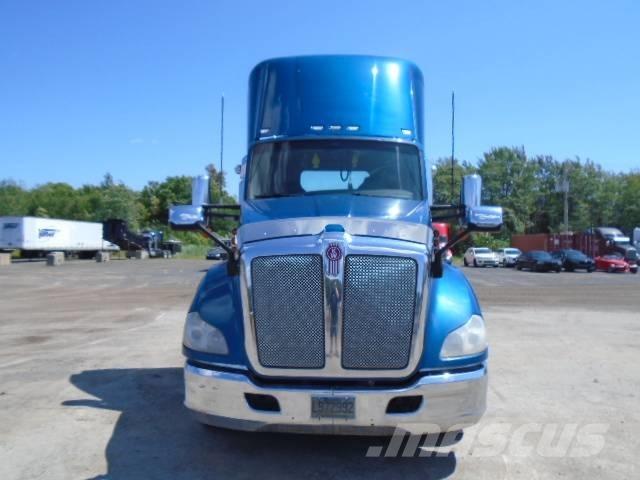 Kenworth T 680 Conventional Trucks / Tractor Trucks