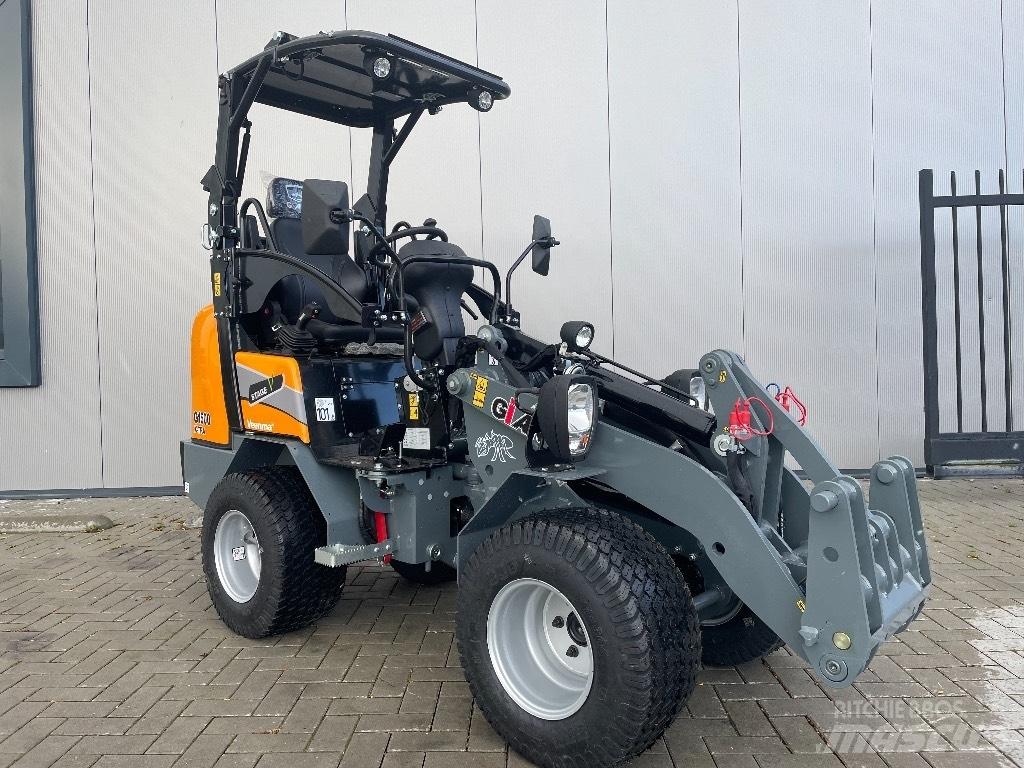 GiANT G1500 X-tra Multi purpose loaders