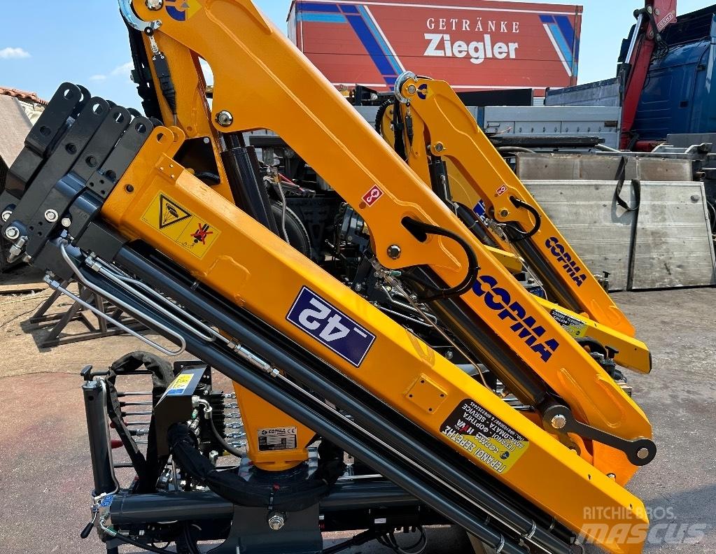 Copma 42.4 New Knuckleboom cranes