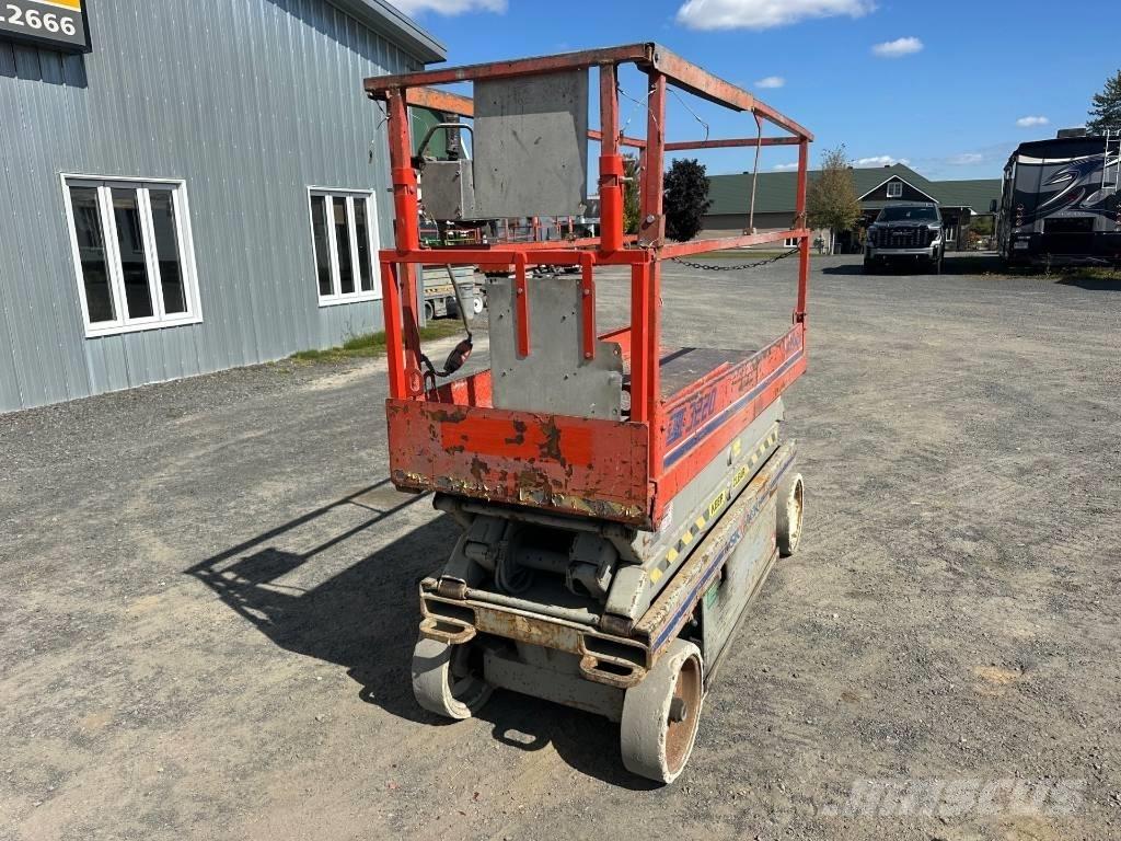 SkyJack SJ 3220 Scissor Lifts