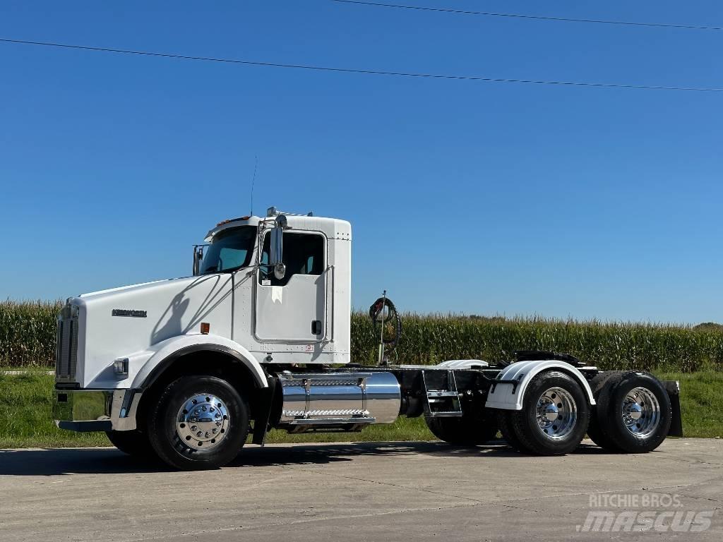Kenworth T 800 Conventional Trucks / Tractor Trucks