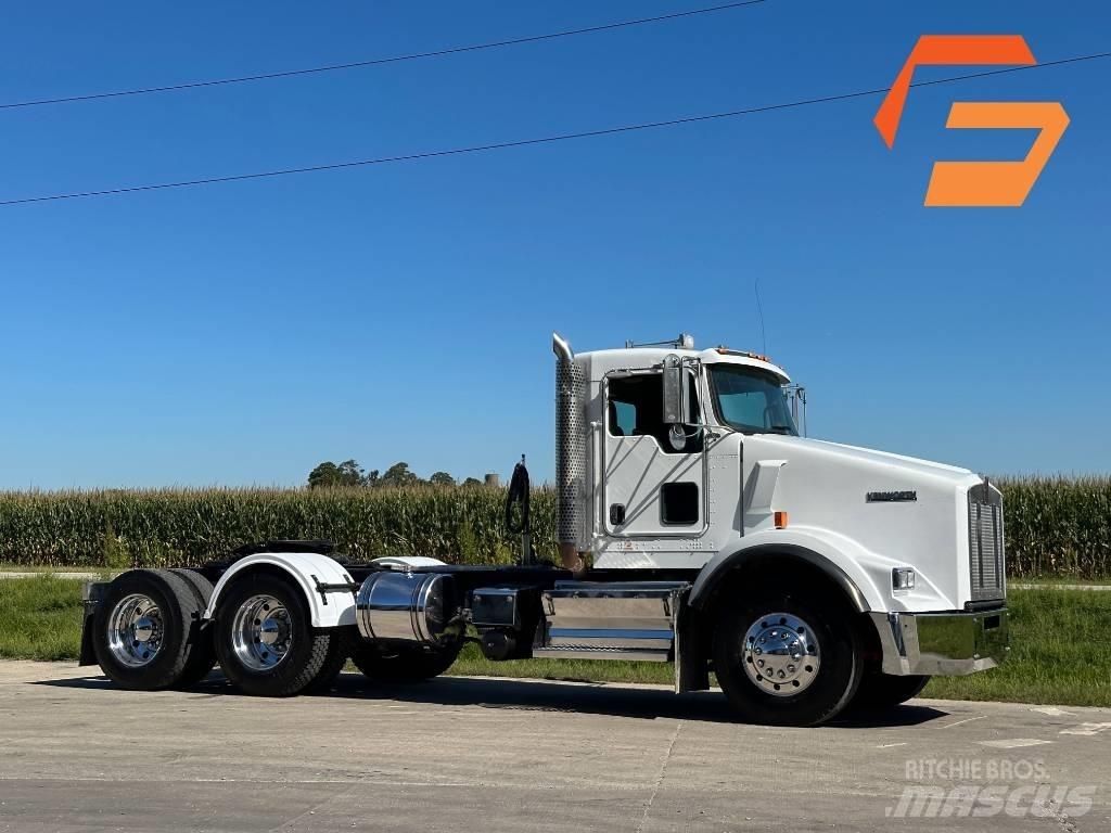 Kenworth T 800 Conventional Trucks / Tractor Trucks