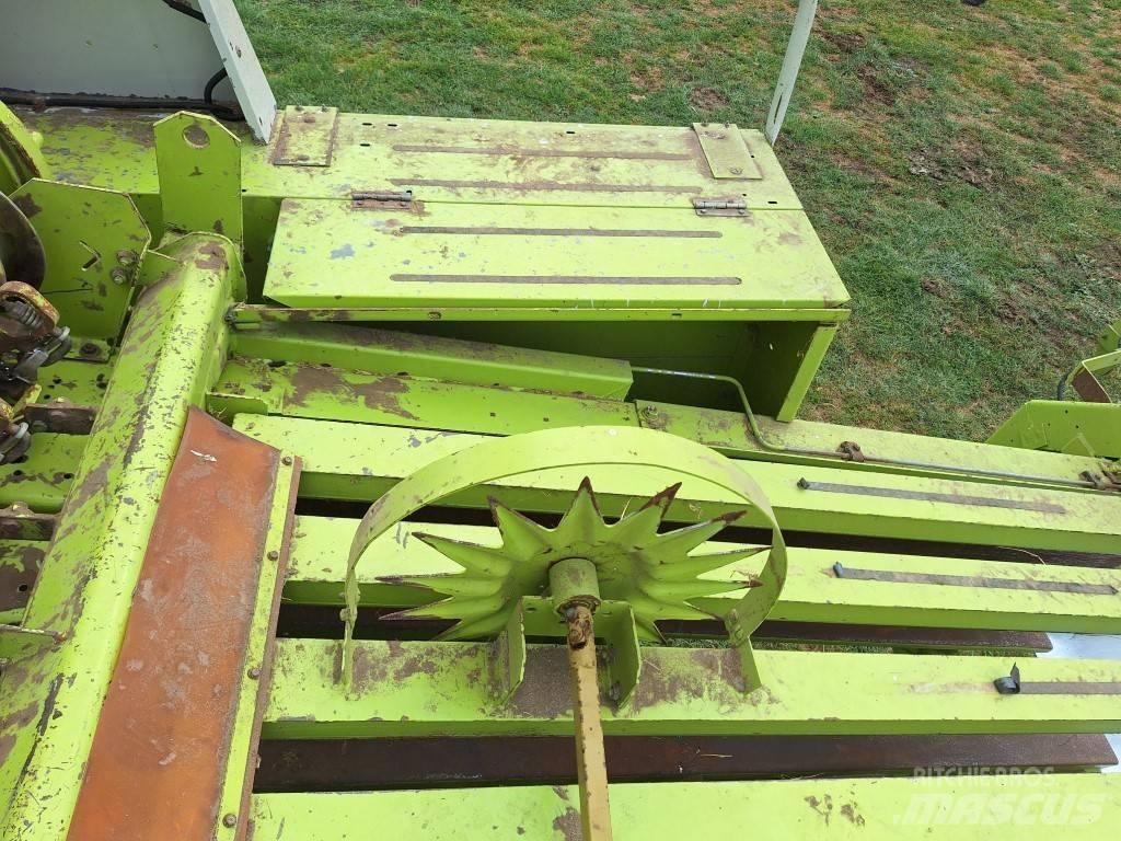 CLAAS Quadrant 1200 Square Balers
