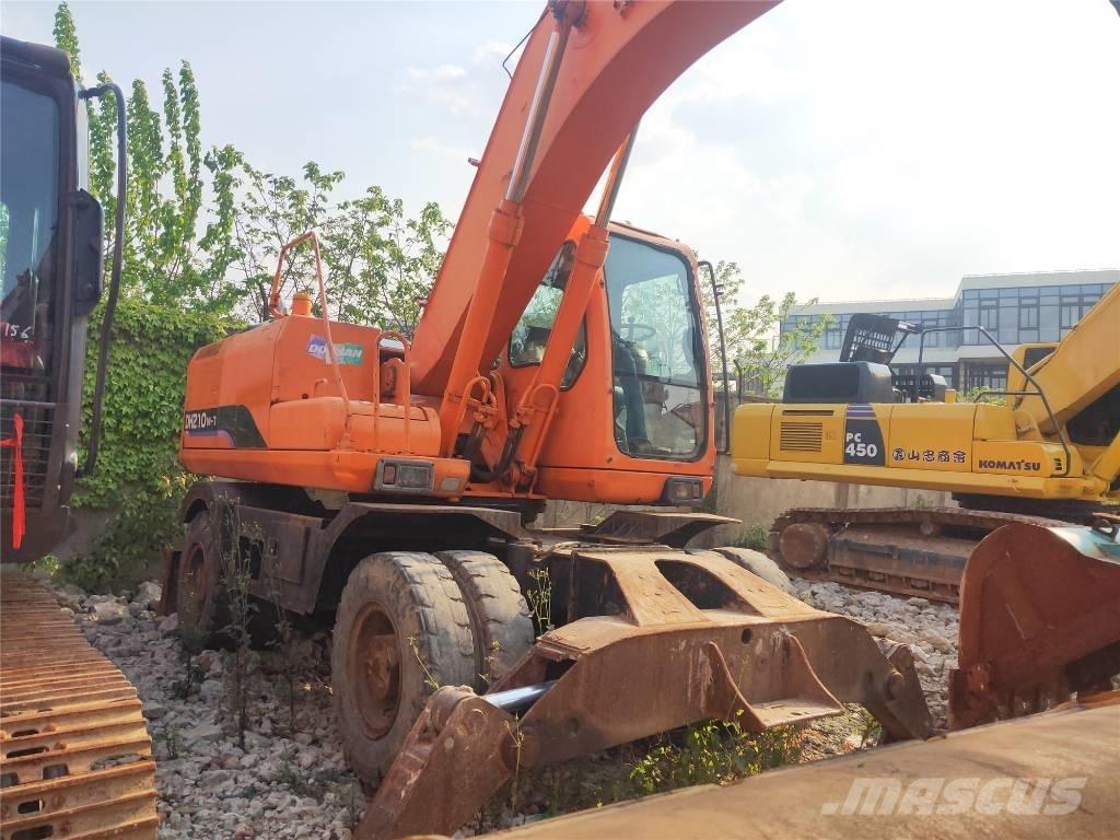 Doosan DH210W-7 Wheeled Excavators