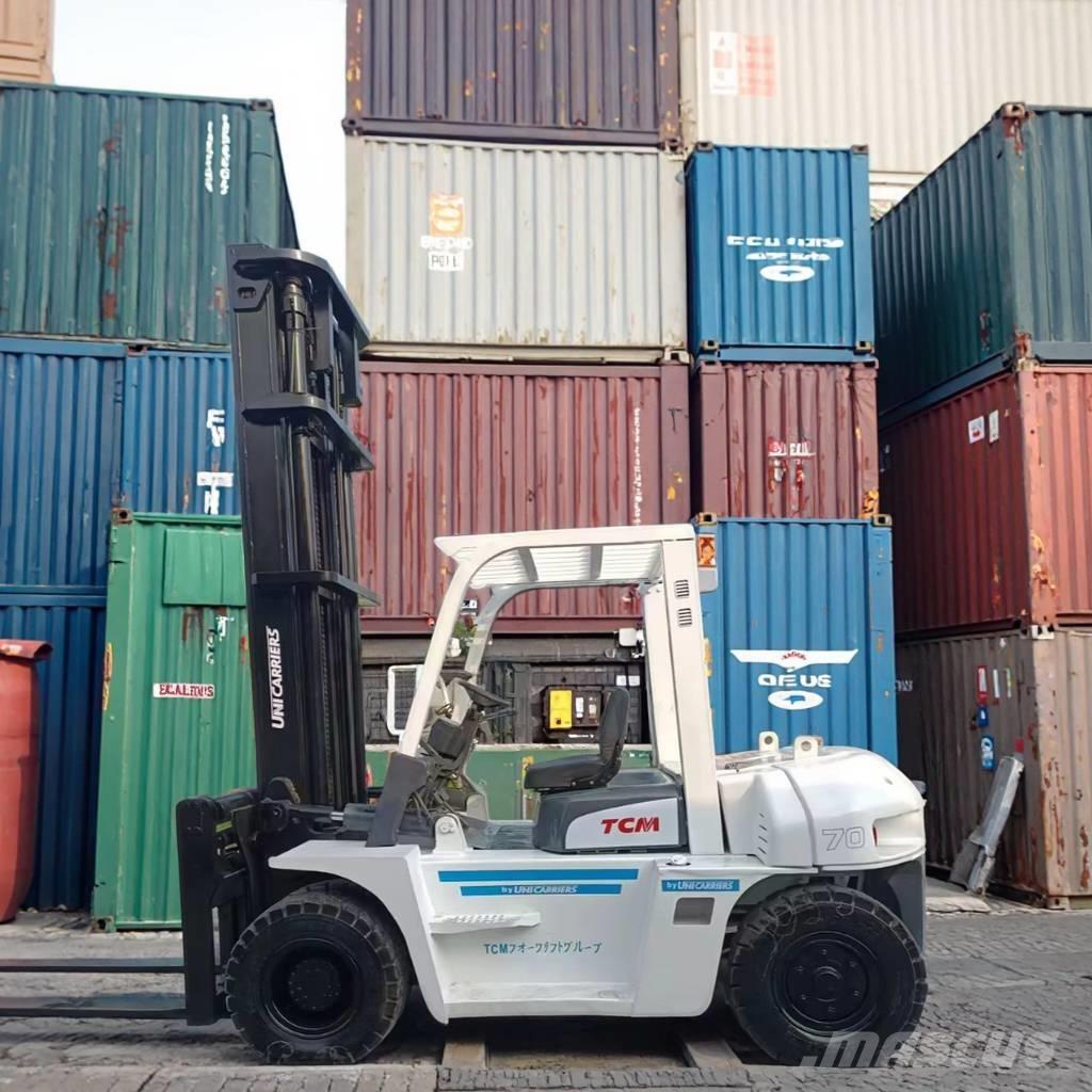 TCM FD 70 Z8 Box trucks