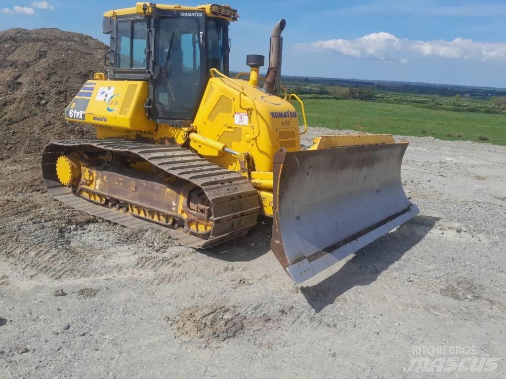 Komatsu D61 PX-24 Crawler dozers