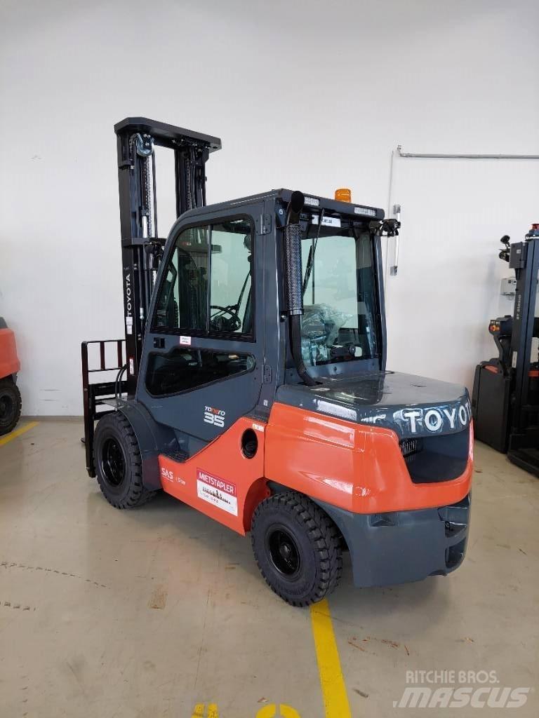 Toyota 52-8 FDJF 35 Diesel Forklifts