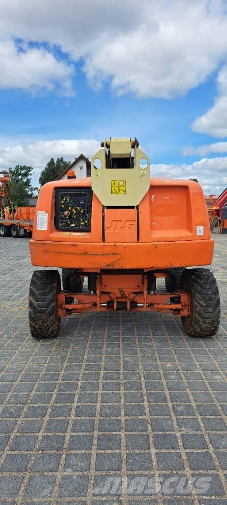 JLG 600AJ Articulated boom lifts
