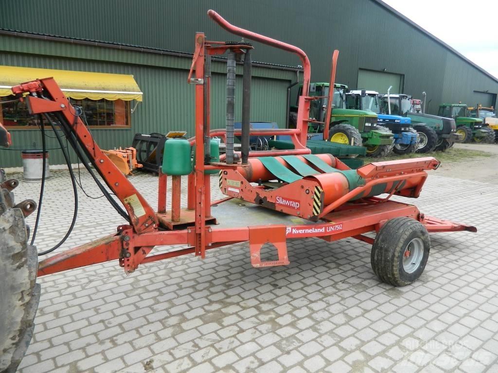 Kverneland UN7512 Bale Wrappers