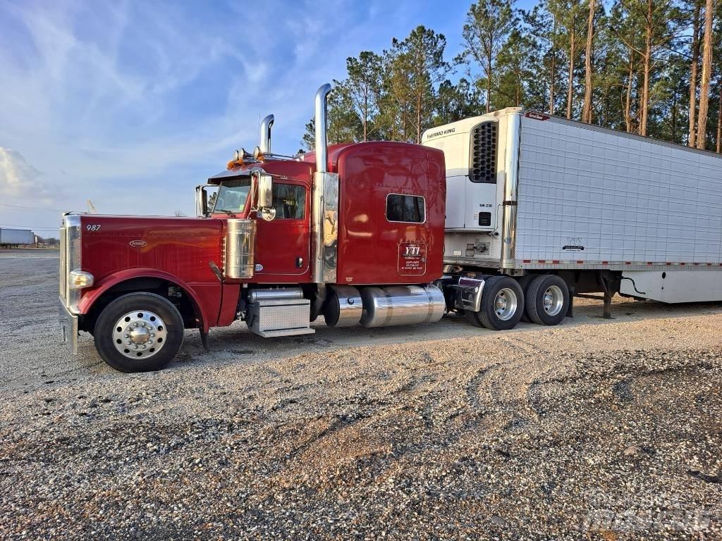 Peterbilt 389 Conventional Trucks / Tractor Trucks