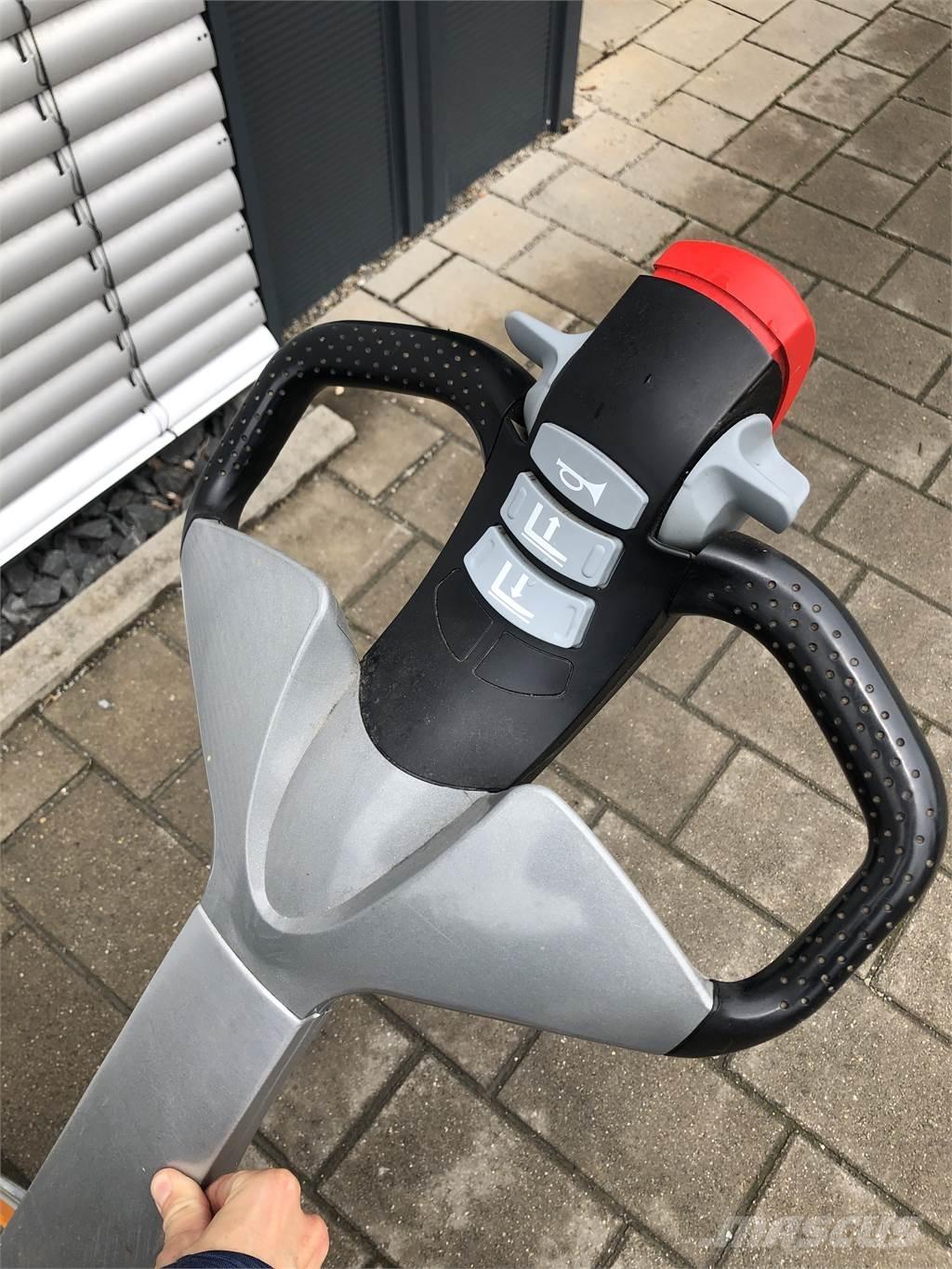 Still EXU16 Low lifter