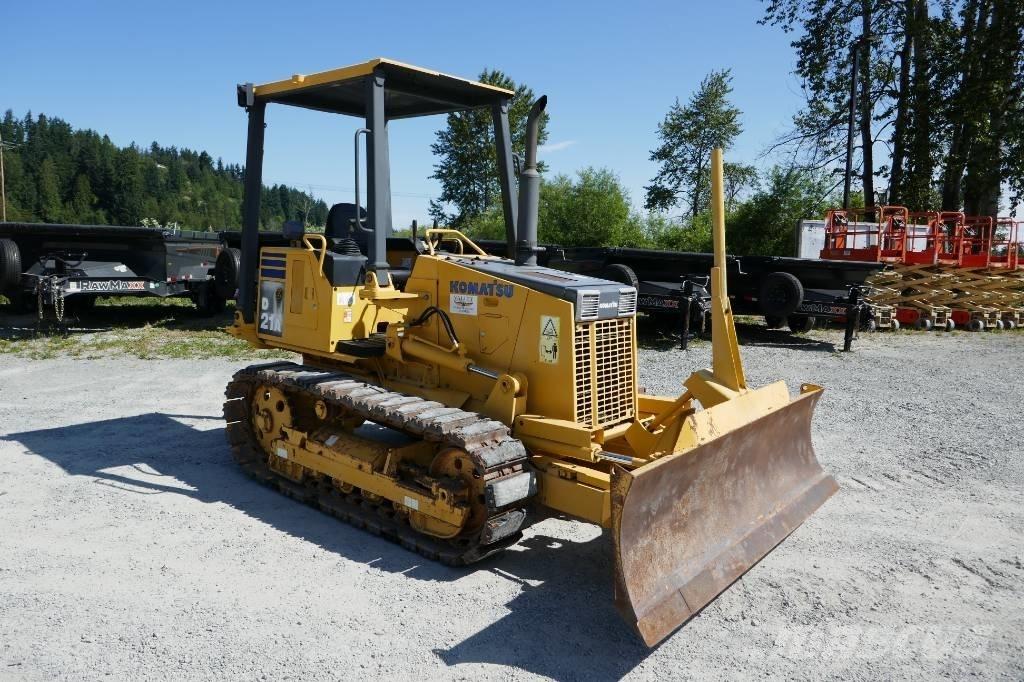 Komatsu D21A-8 Crawler dozers