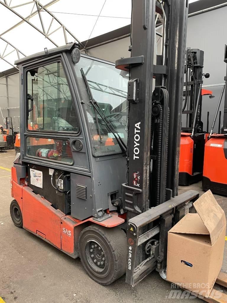 Toyota 8FBMT35 Electric Forklifts