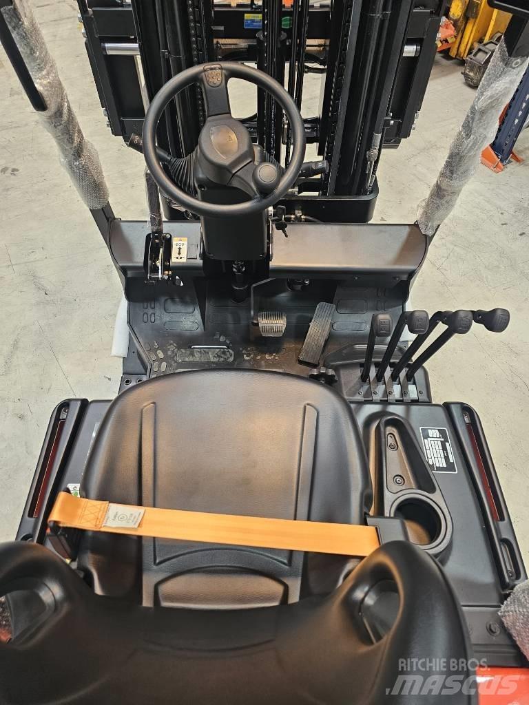 EP CPD15TVL Electric Forklifts
