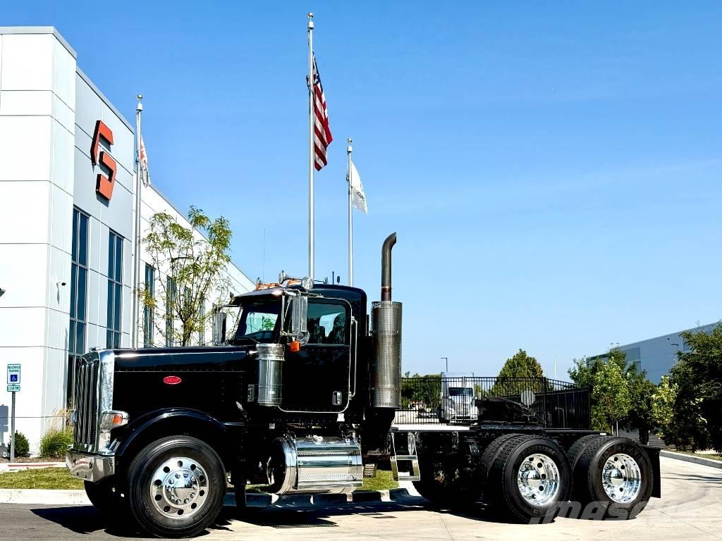 Peterbilt 388 Conventional Trucks / Tractor Trucks