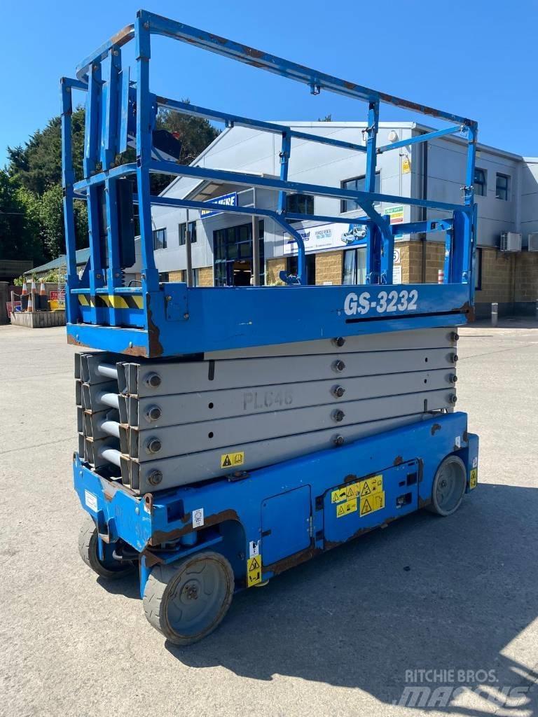 Genie GS 3232 Scissor Lifts