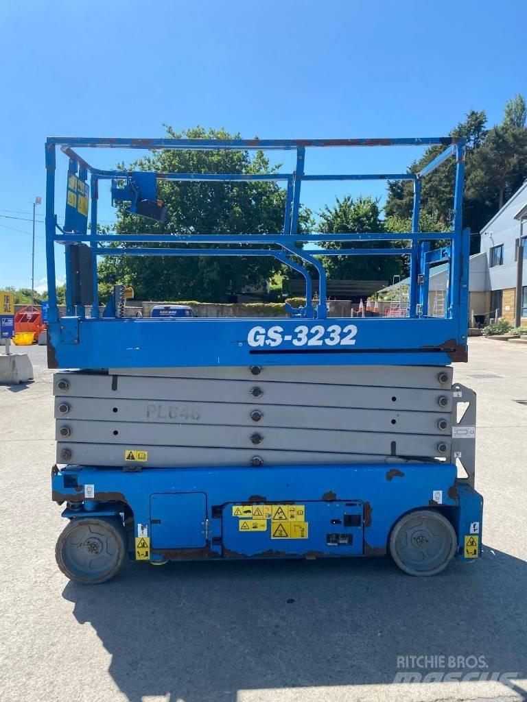 Genie GS 3232 Scissor Lifts
