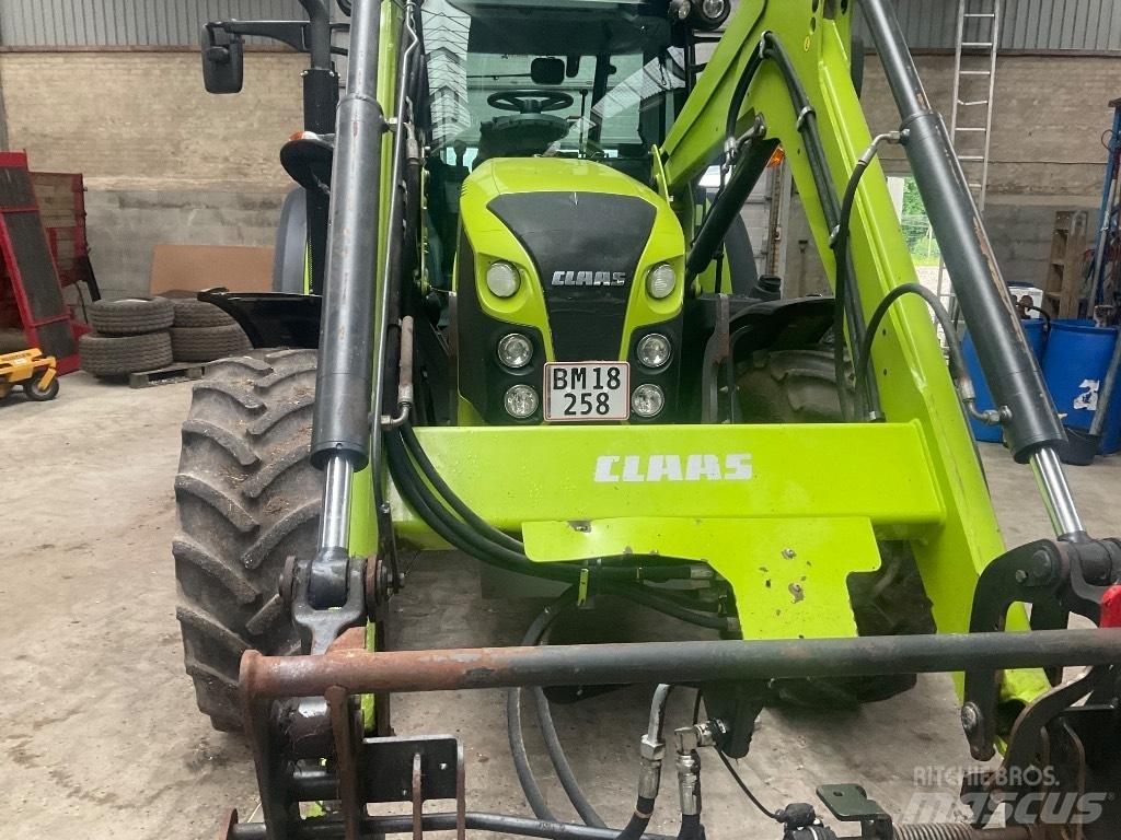 CLAAS Arion 440 CIS Tractors