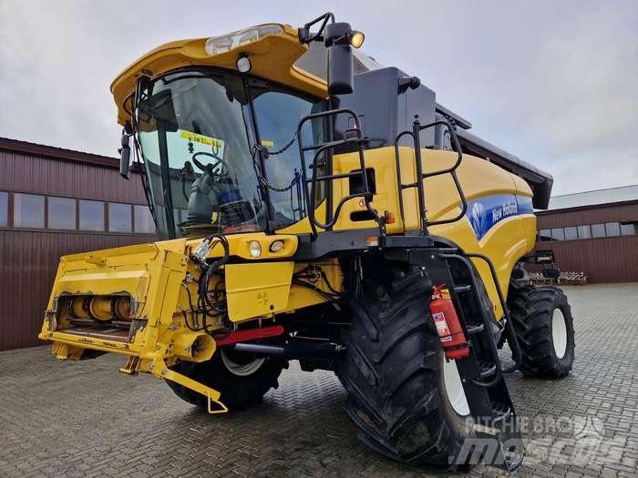 New Holland CX8090 Combine Harvesters
