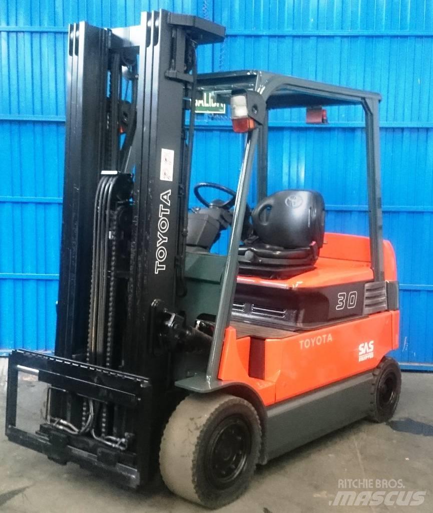 Toyota 7 FBMF 30 Electric Forklifts
