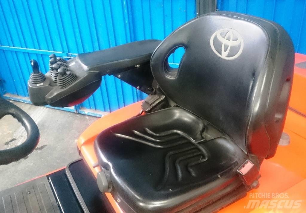 Toyota 7 FBMF 30 Electric Forklifts