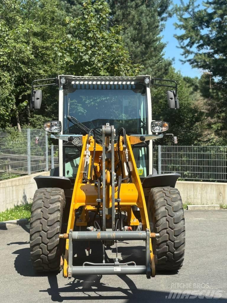 Liebherr L 506 Wheel Loaders