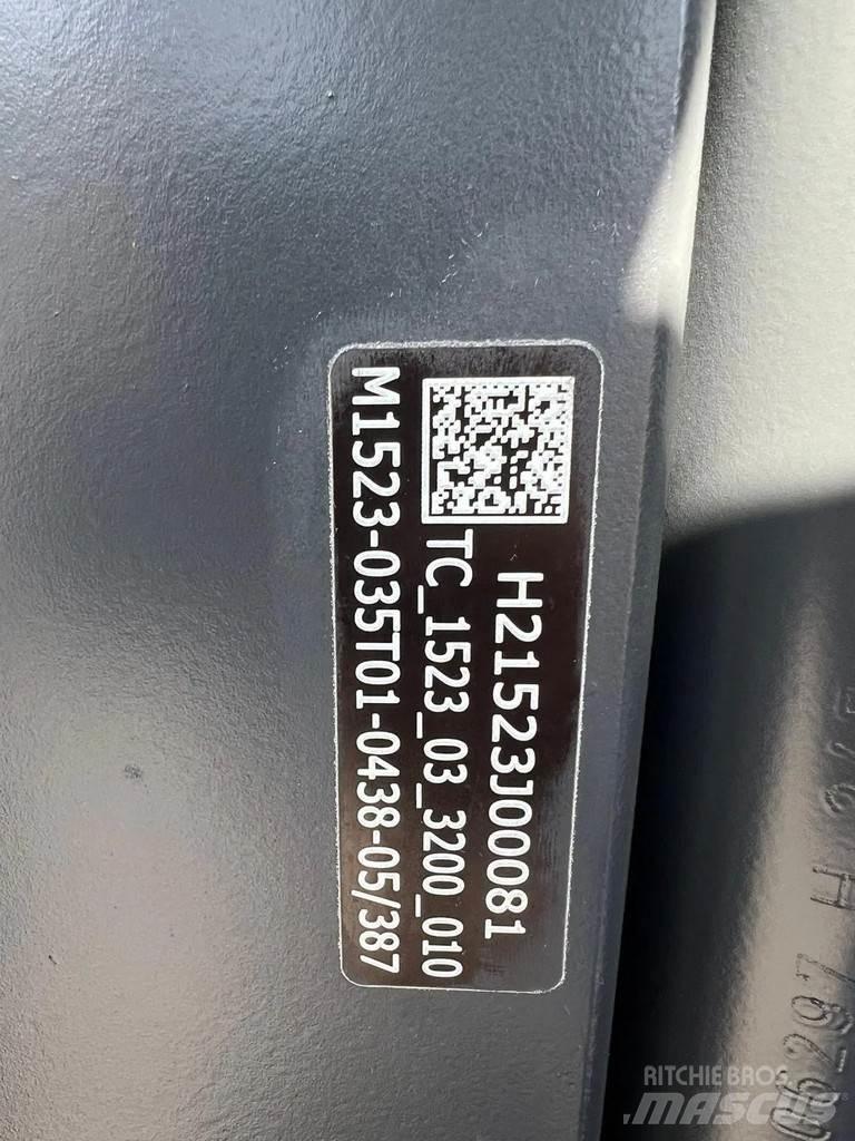 Linde E30 Electric Forklifts