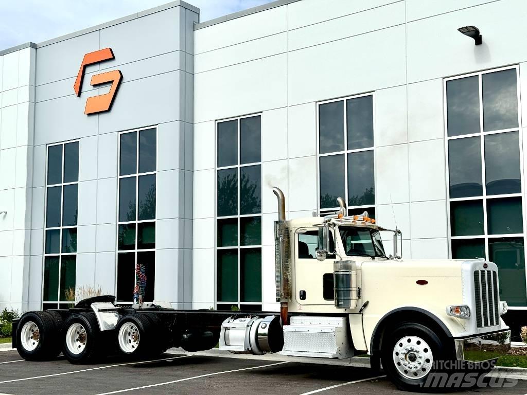 Peterbilt 389 Conventional Trucks / Tractor Trucks