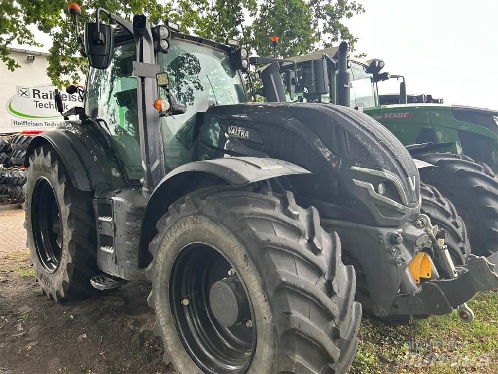 Valtra T 235 D Tractors