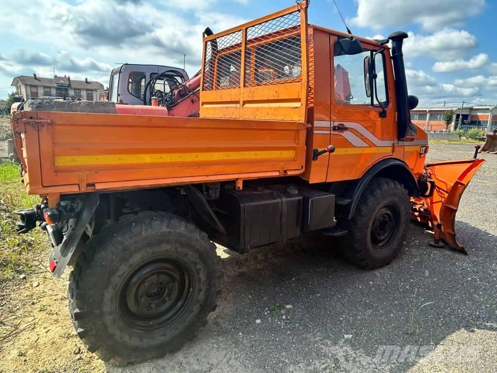 Mercedes-Benz unimog Box body trucks