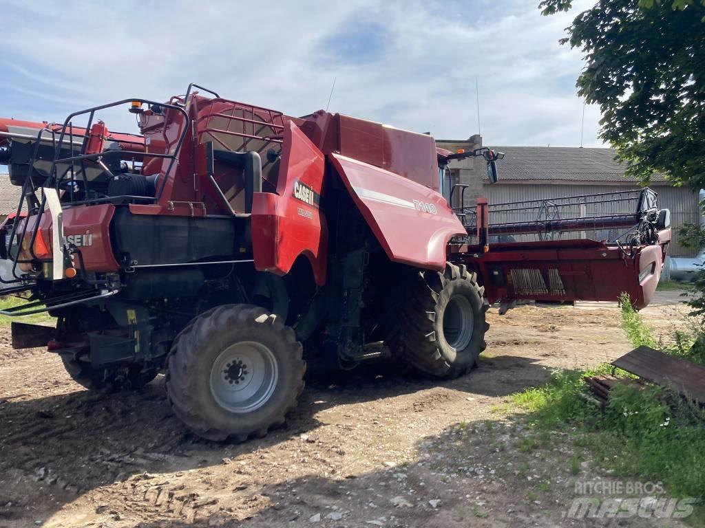 Case IH 7140 Combine Harvesters