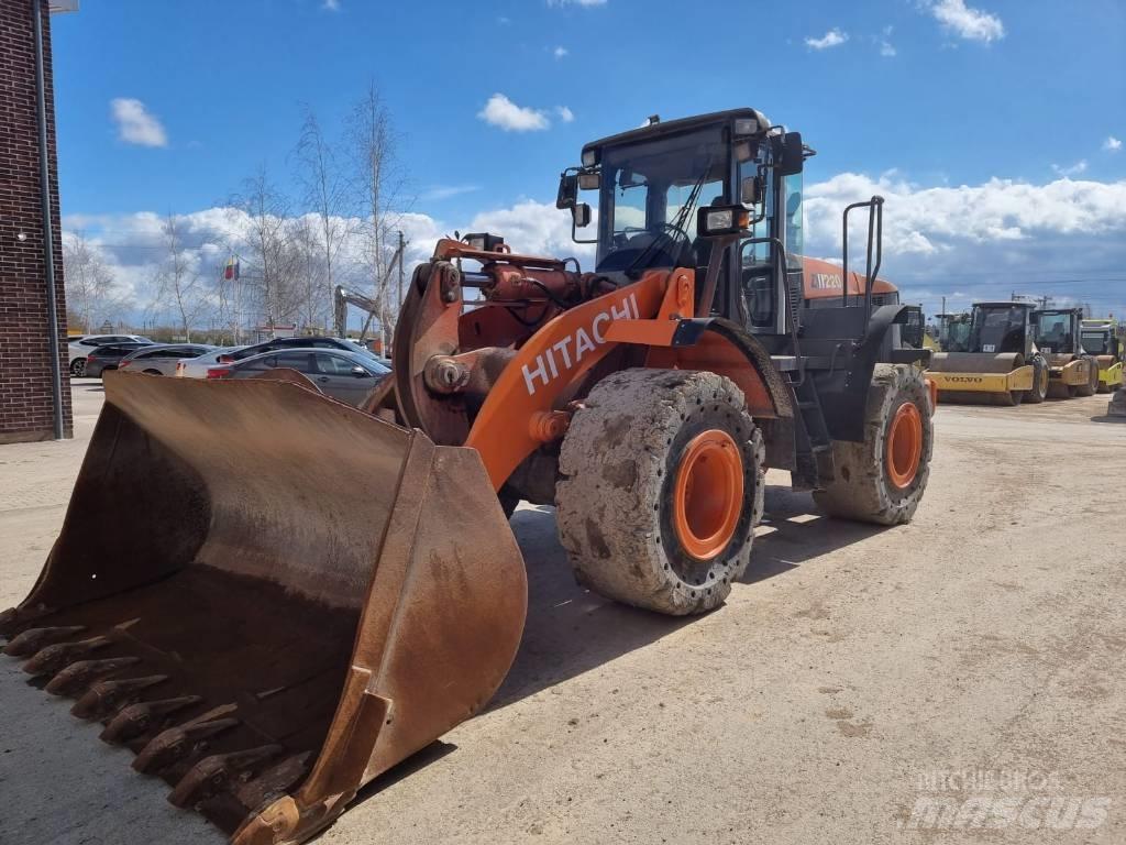 Hitachi ZW 220 Wheel Loaders