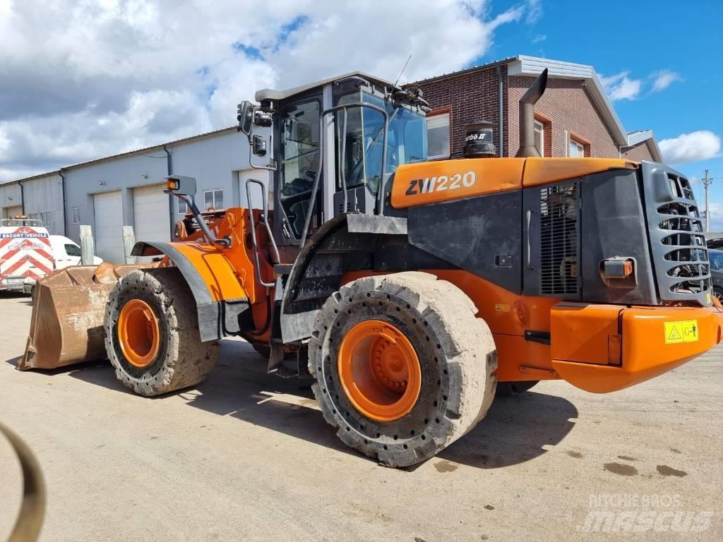 Hitachi ZW 220 Wheel Loaders
