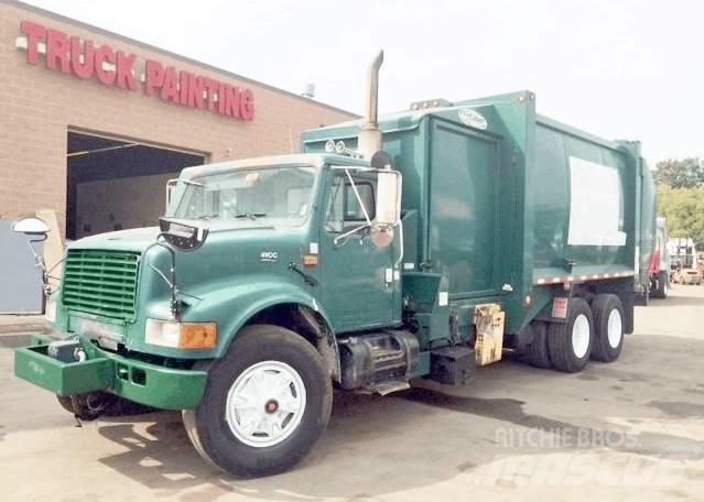 International 4900 Garbage Trucks / Recycling Trucks