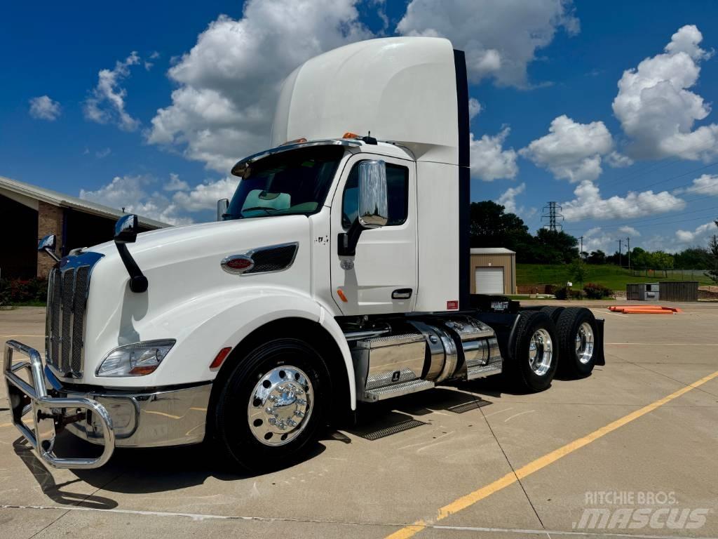 Peterbilt 579 Conventional Trucks / Tractor Trucks