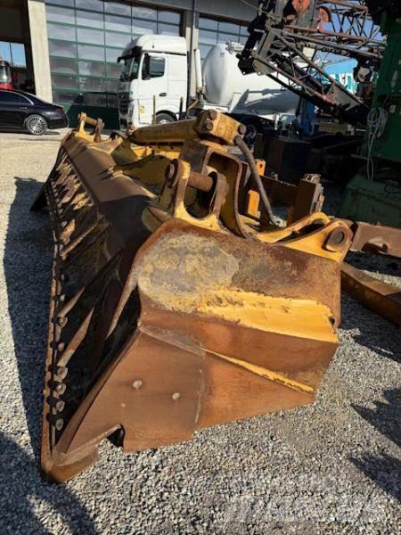 CAT D8T Crawler dozers