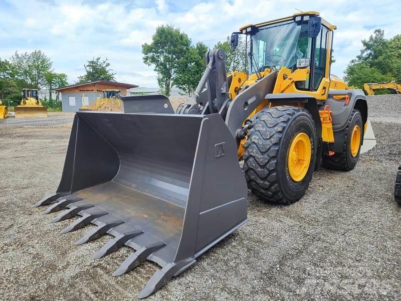 Volvo L110H Wheel Loaders