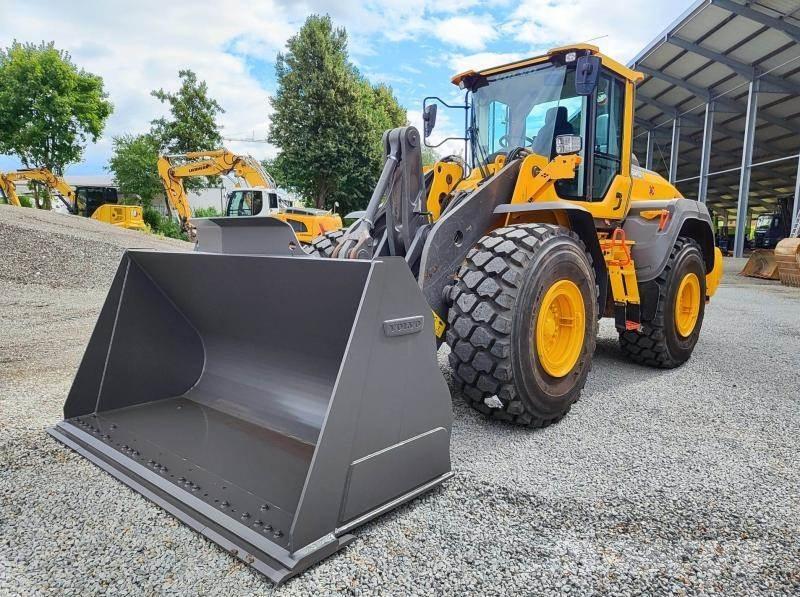 Volvo L110H Wheel Loaders