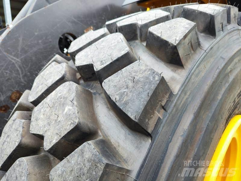 Volvo L110H Wheel Loaders