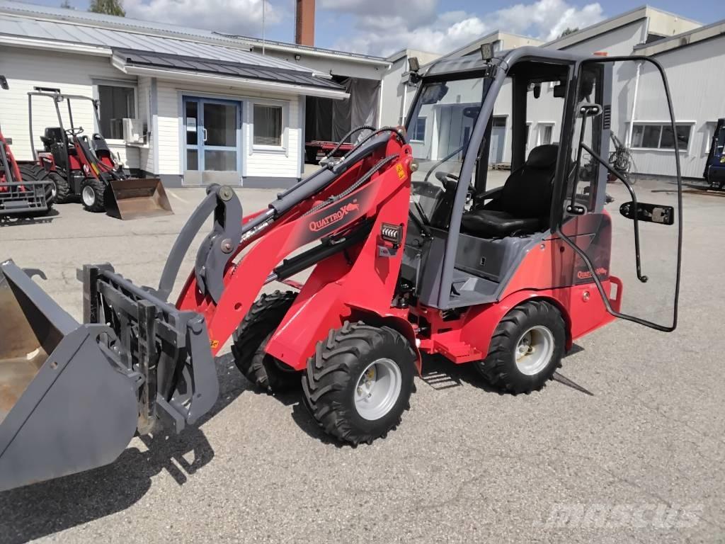 QuattroX 810 Mini Loader