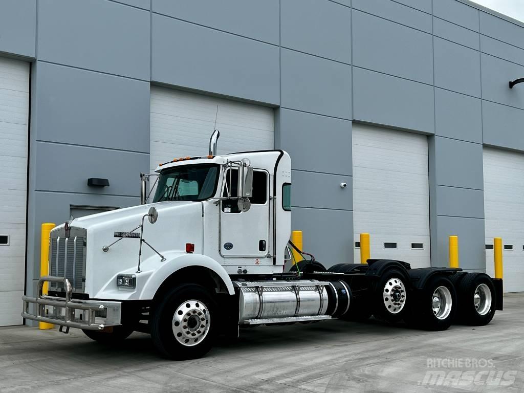 Kenworth T 800 Conventional Trucks / Tractor Trucks