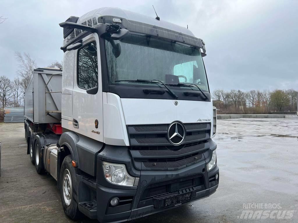 Mercedes-Benz 2548 Conventional Trucks / Tractor Trucks