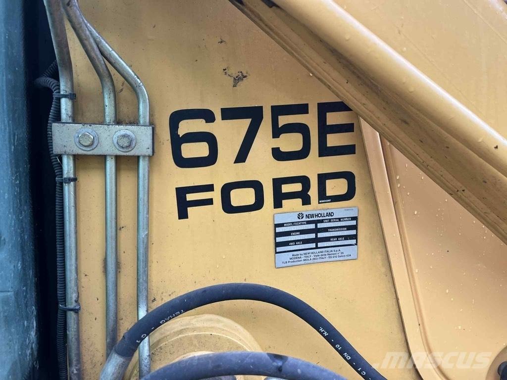 New Holland 675 E Backhoe Loaders