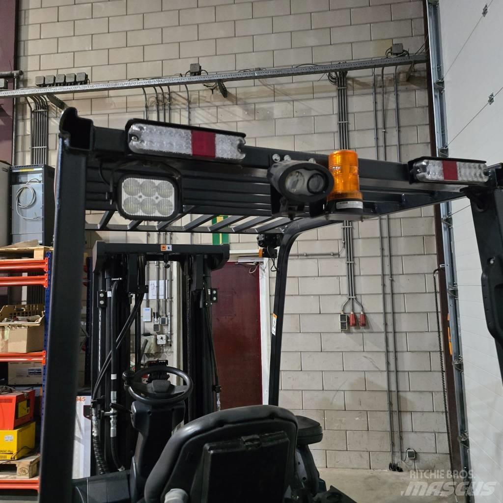 Doosan B 35 X-7 Electric Forklifts
